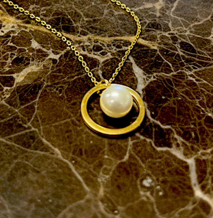 PEARL DROP NECKLACE Gold