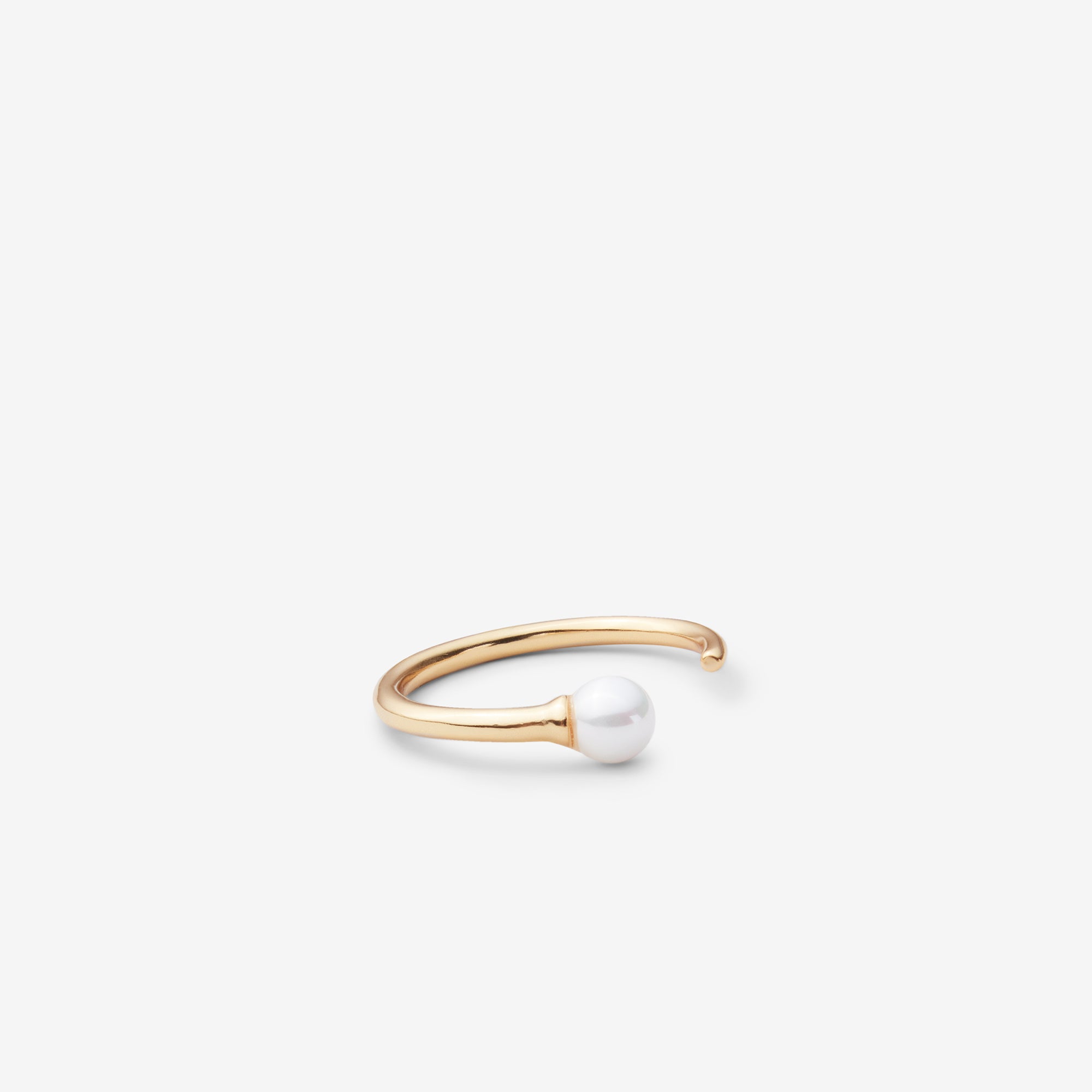 Ring with Freshwater Pearl in Gold KLENOTA