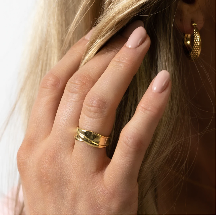 BUBBLE HOOPS EARRINGS & CURVE RING