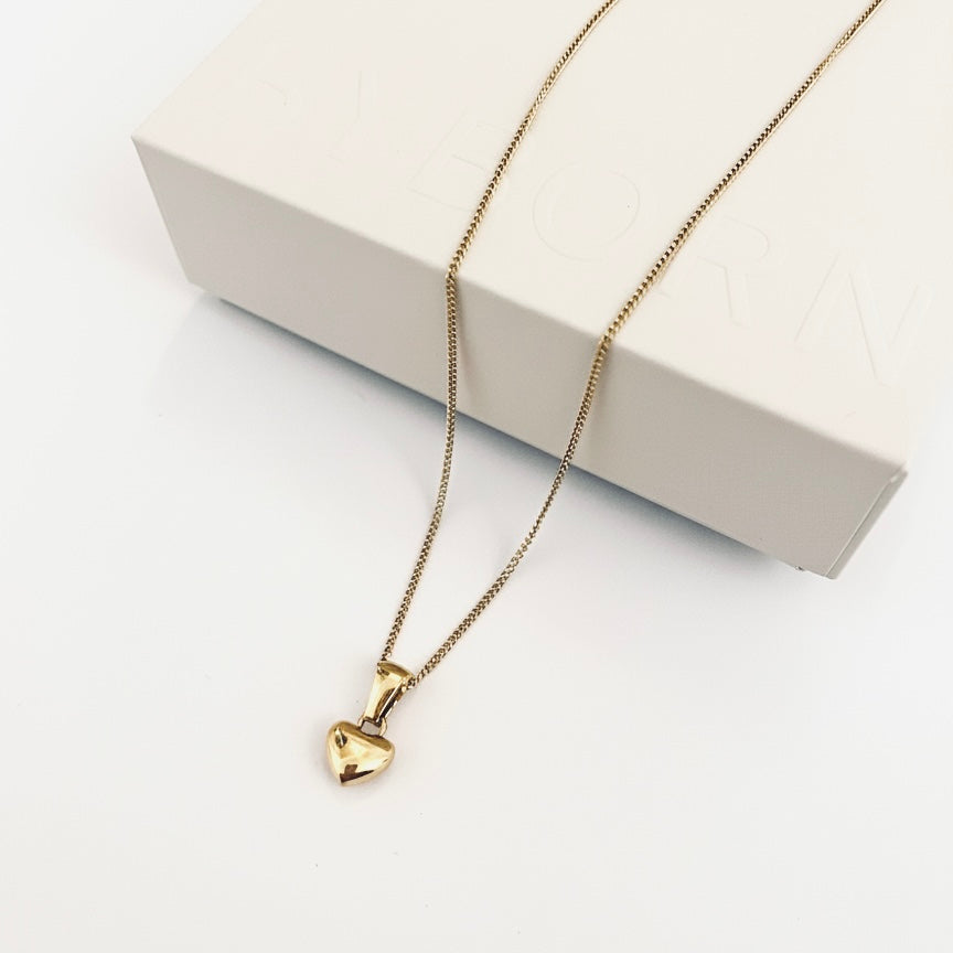 HEART NECKLACE Gold
