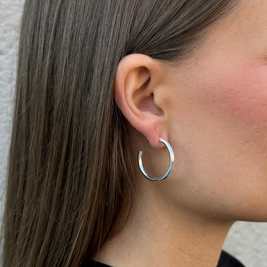 MEDIUM HOOPS EARRINGS Silver