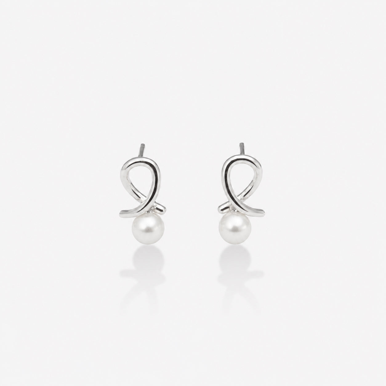 KNOT PEARL STUDS Silver