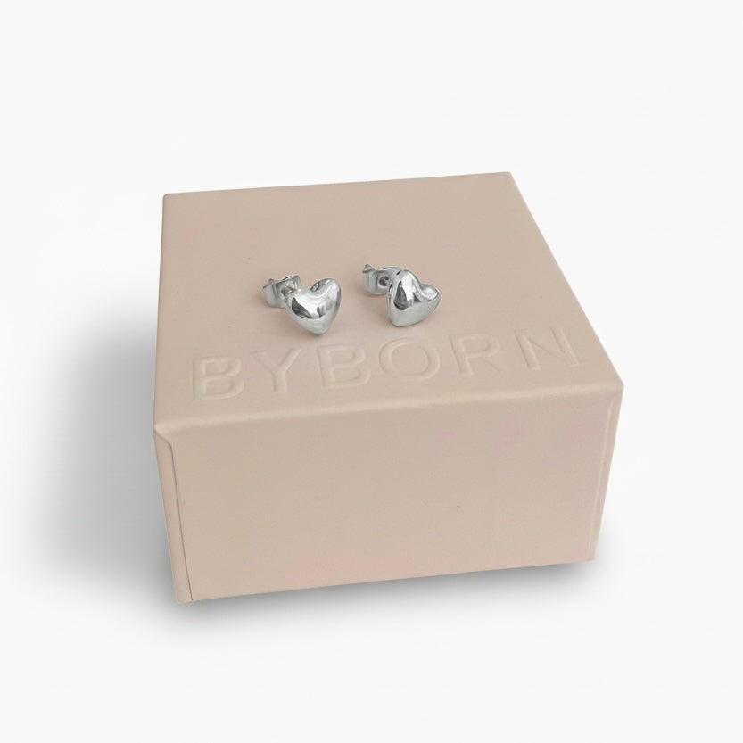 HEART STUD EARRINGS Silver
