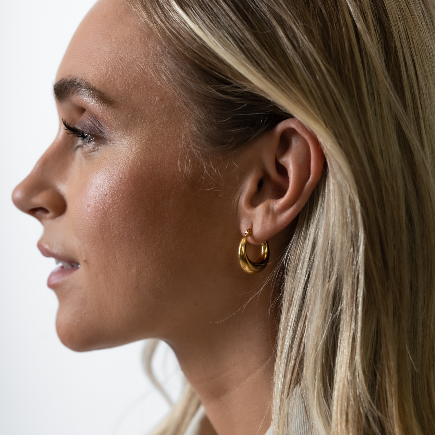 18kt gold hoop online earrings